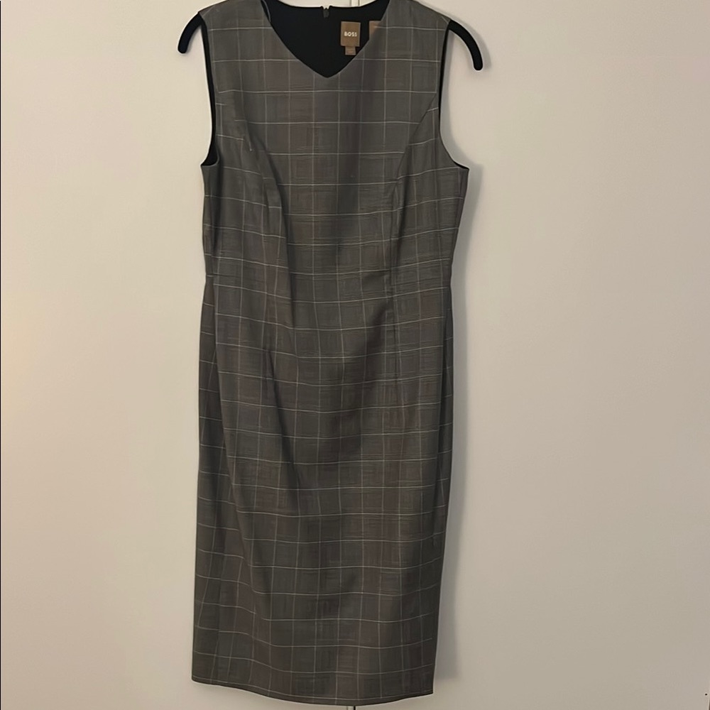 Boss Gray V-Neck Sleeveless Sheath Midi Dress